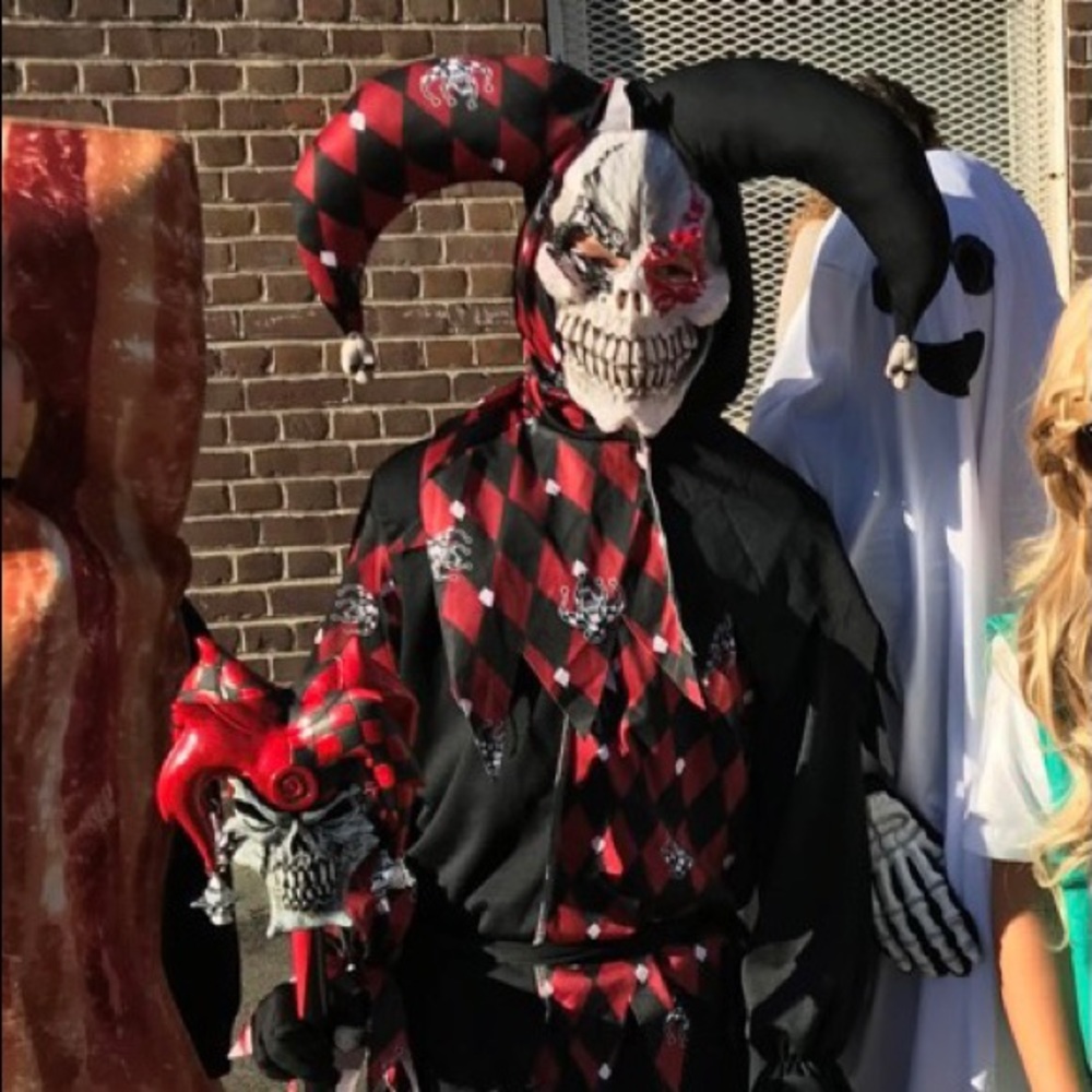 Sinister Jester Halloween costume Kids Size XL (12-14) - Picture 16 of 16